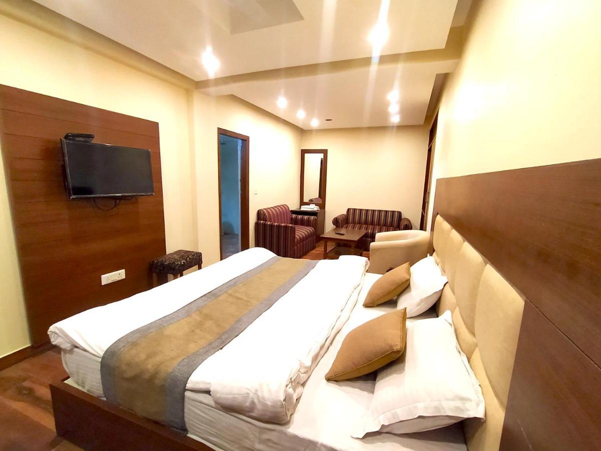 Hotel Samrat, Mussoorie Exterior photo