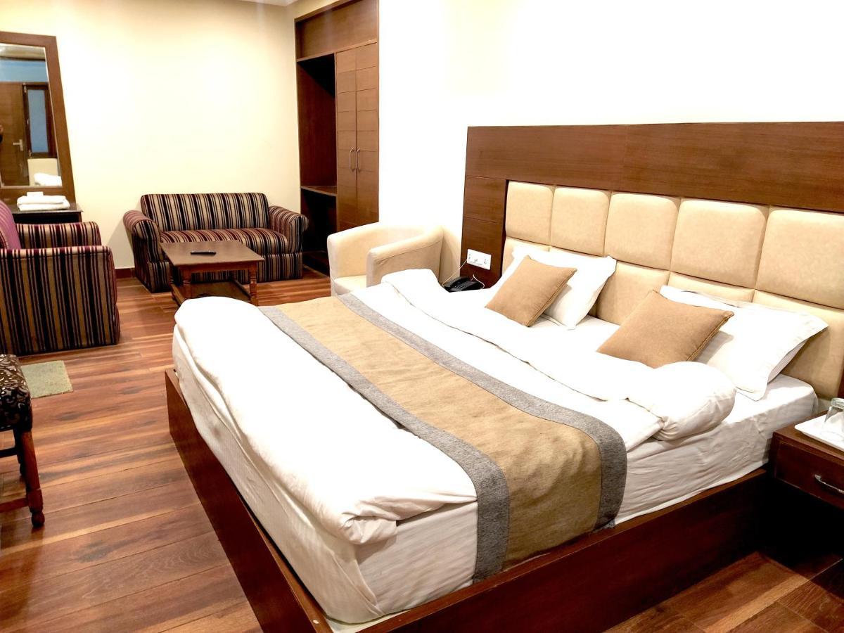 Hotel Samrat, Mussoorie Exterior photo